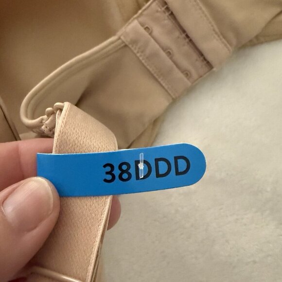 NWT Bali One Smooth U Ultra Light Minimizer Underwire Bra Womens Size 38DD Beige - Picture 8 of 9